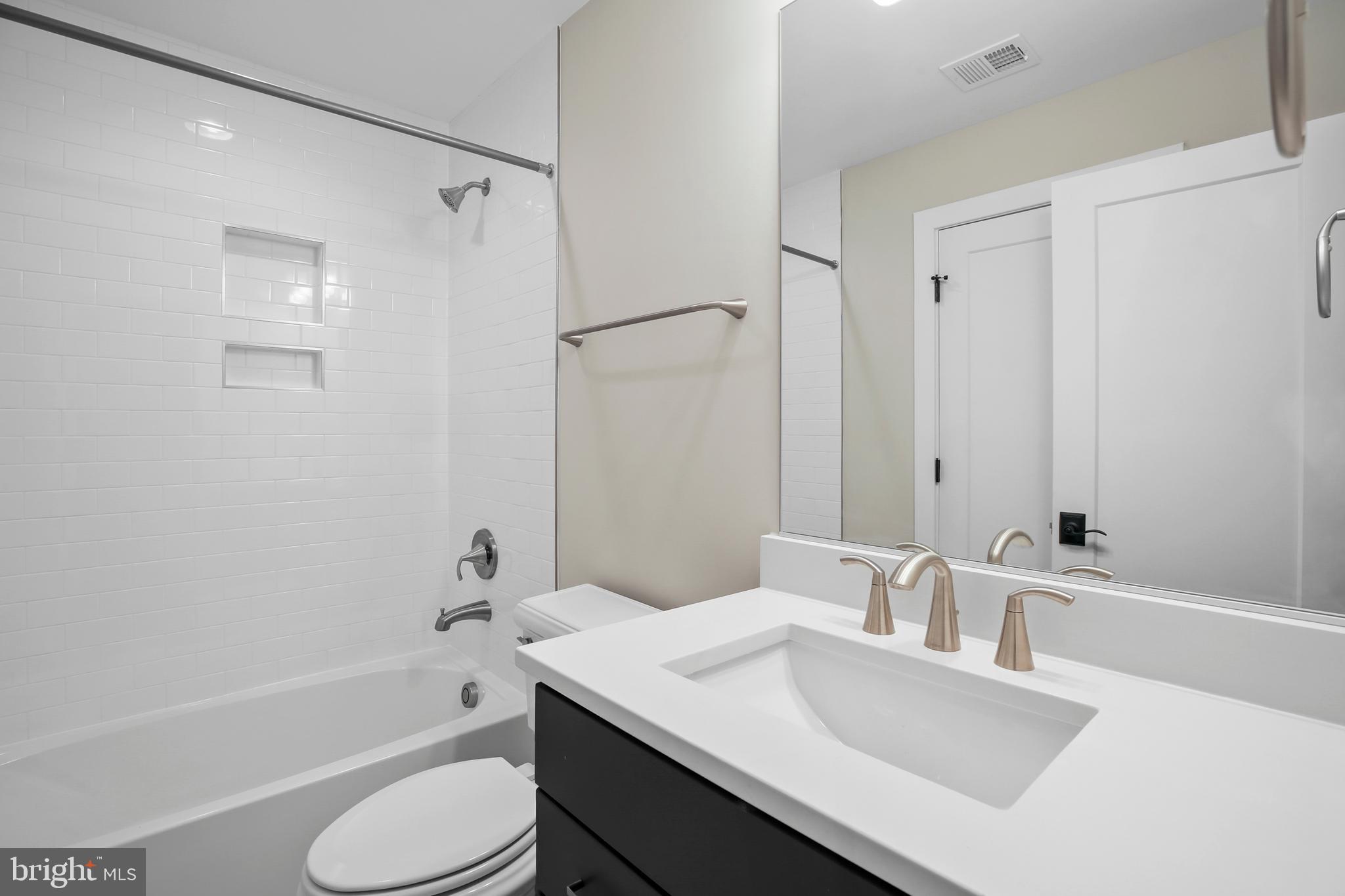 411 S VIRGINIA AVENUE