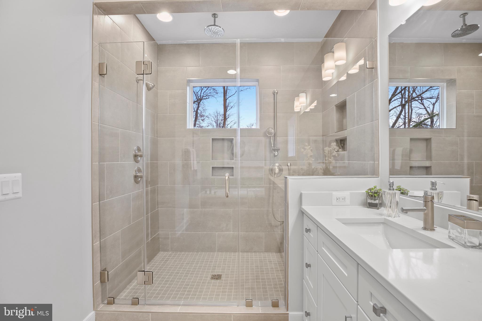 411 S VIRGINIA AVENUE