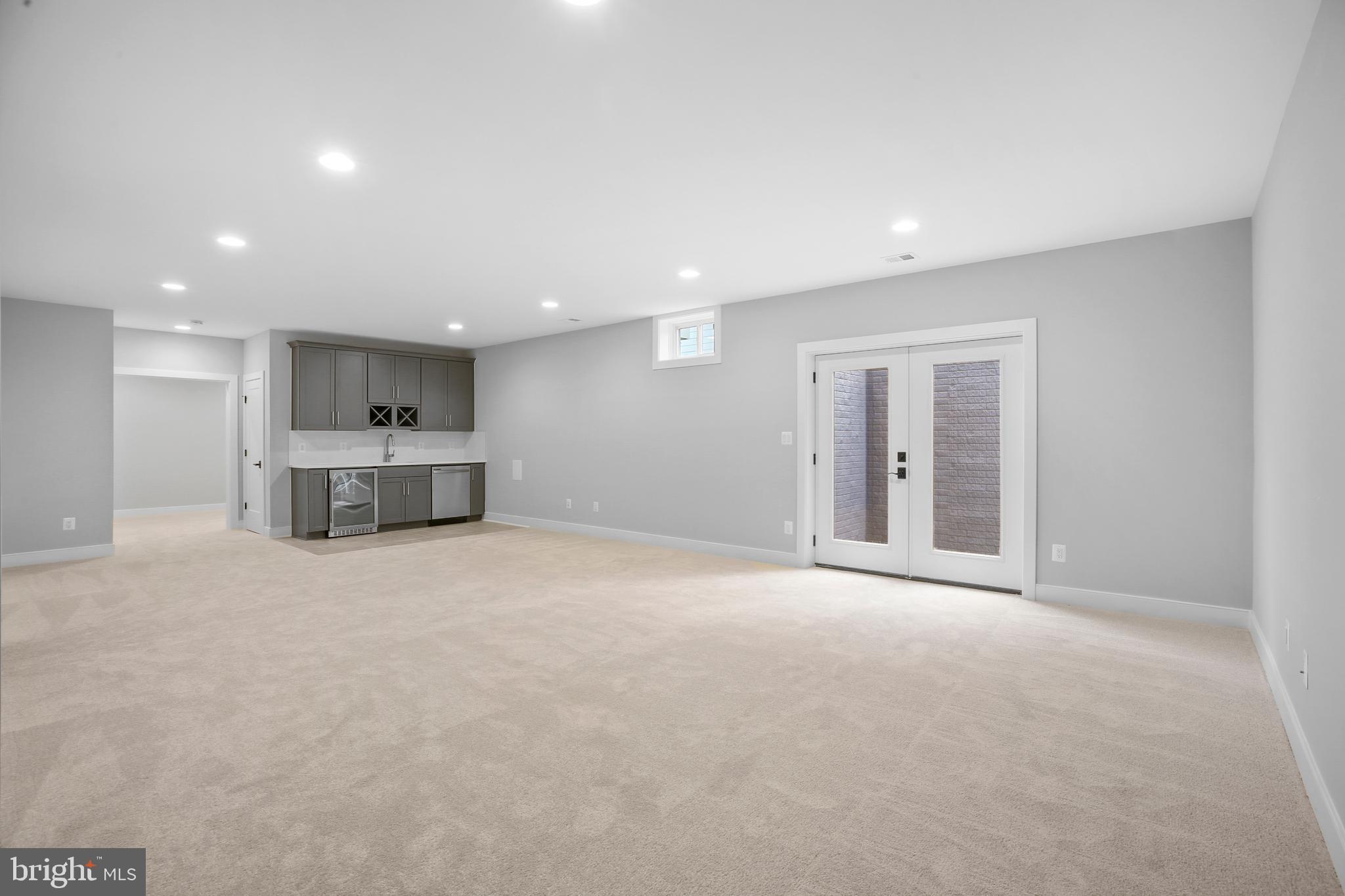 411 S VIRGINIA AVENUE