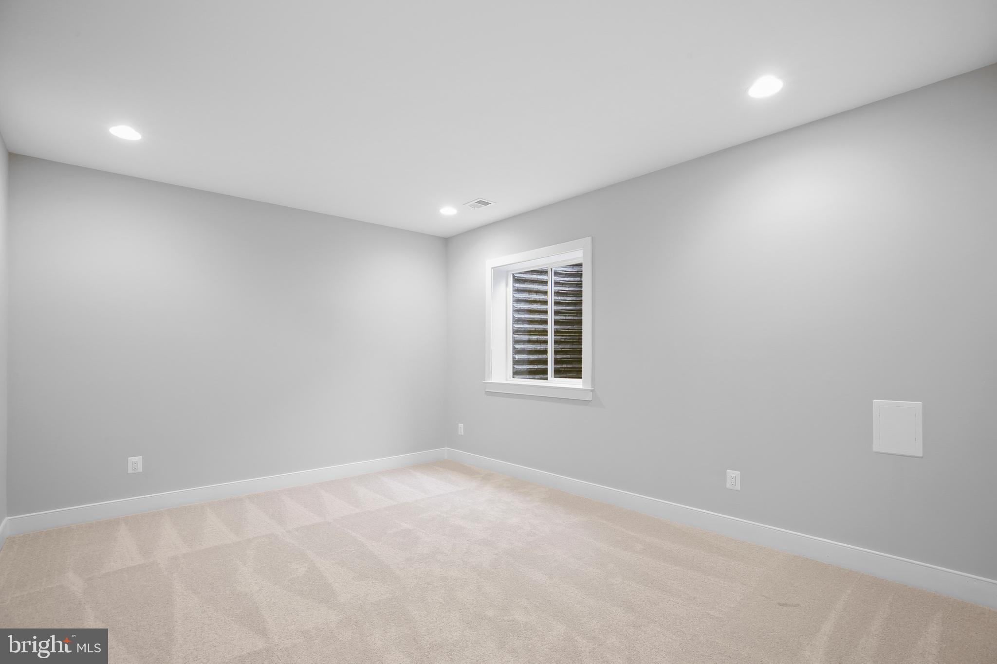 411 S VIRGINIA AVENUE