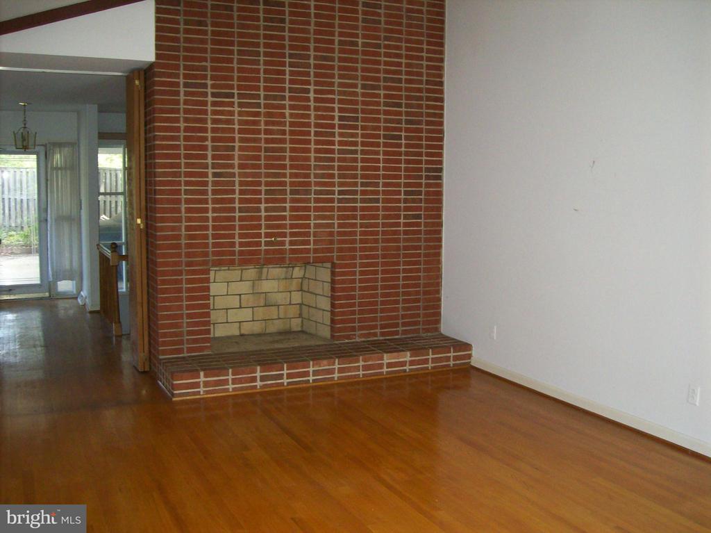 103 Woodland Rd