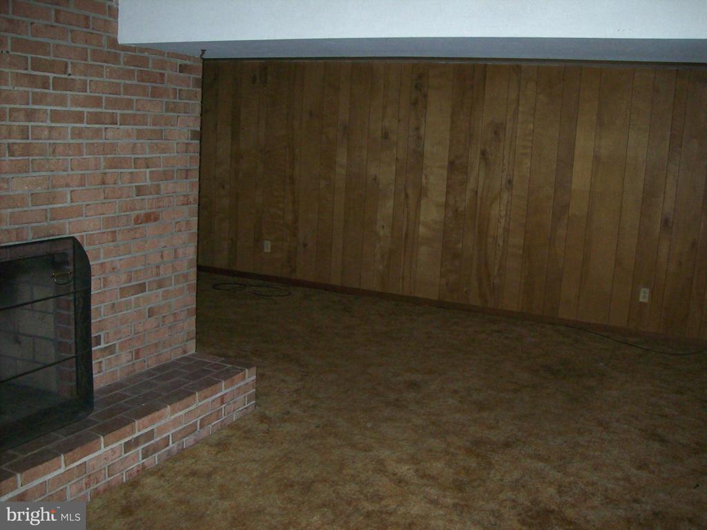 103 Woodland Rd