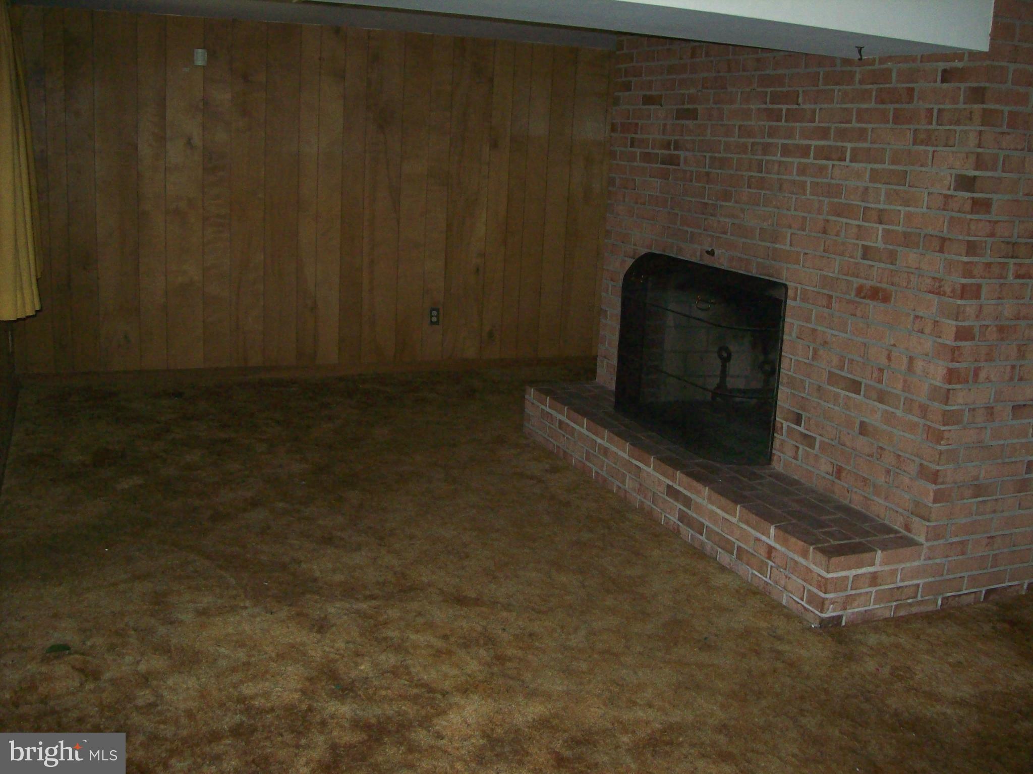103 Woodland Rd
