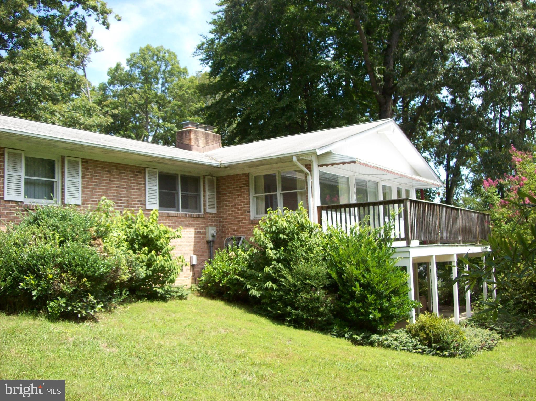 103 Woodland Rd