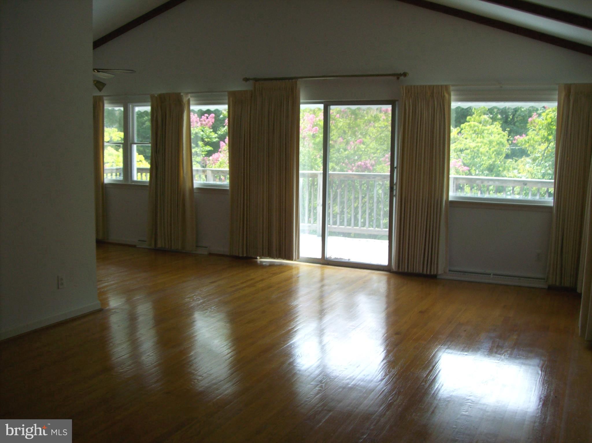 103 Woodland Rd
