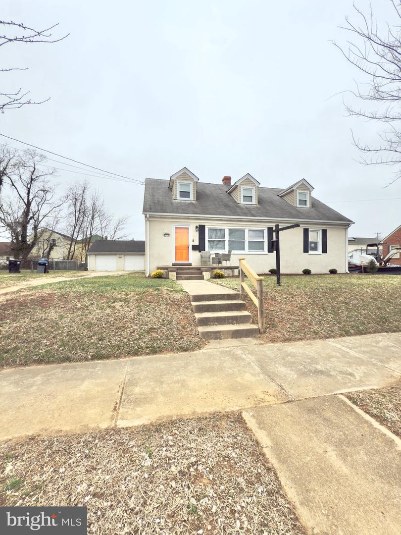 1319 Cardwell St