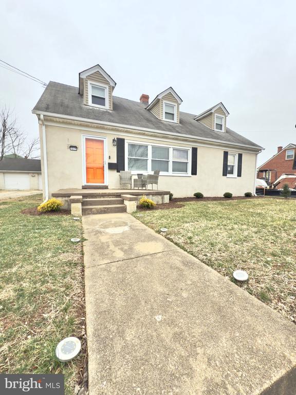 1319 Cardwell St