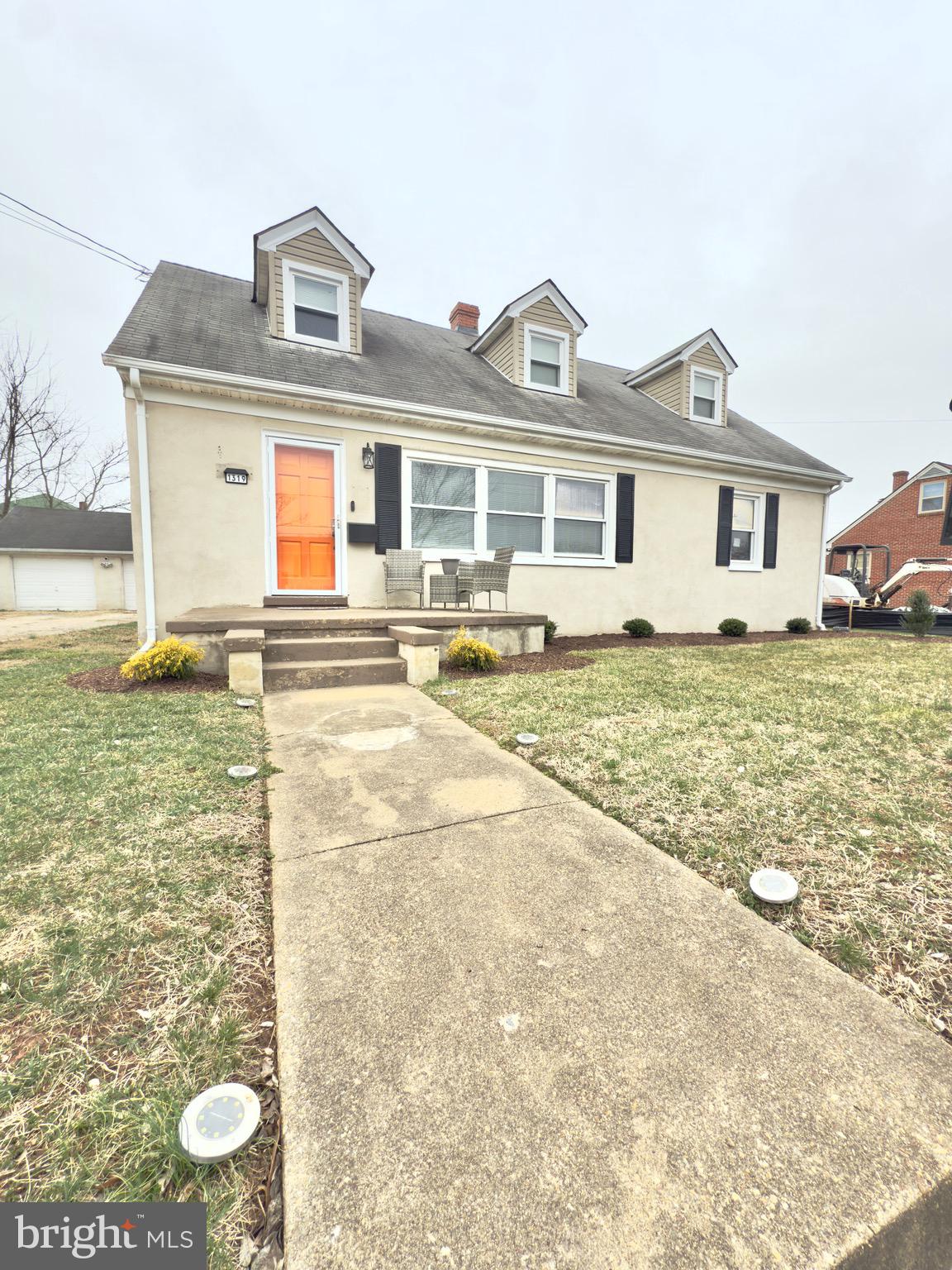 1319 Cardwell St