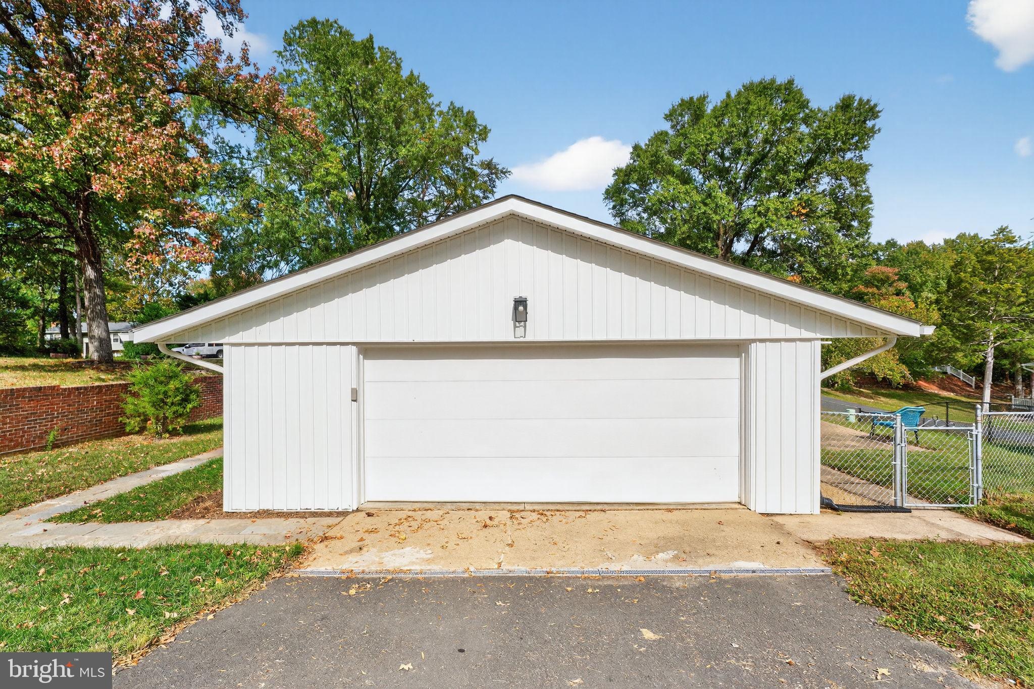 2 PAWNEE DRIVE