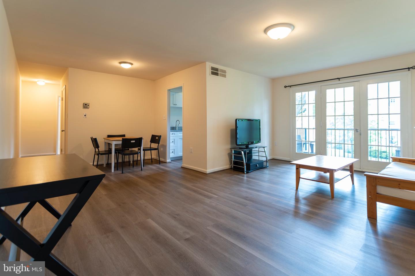 9453 FAIRFAX BOULEVARD Unit: 202