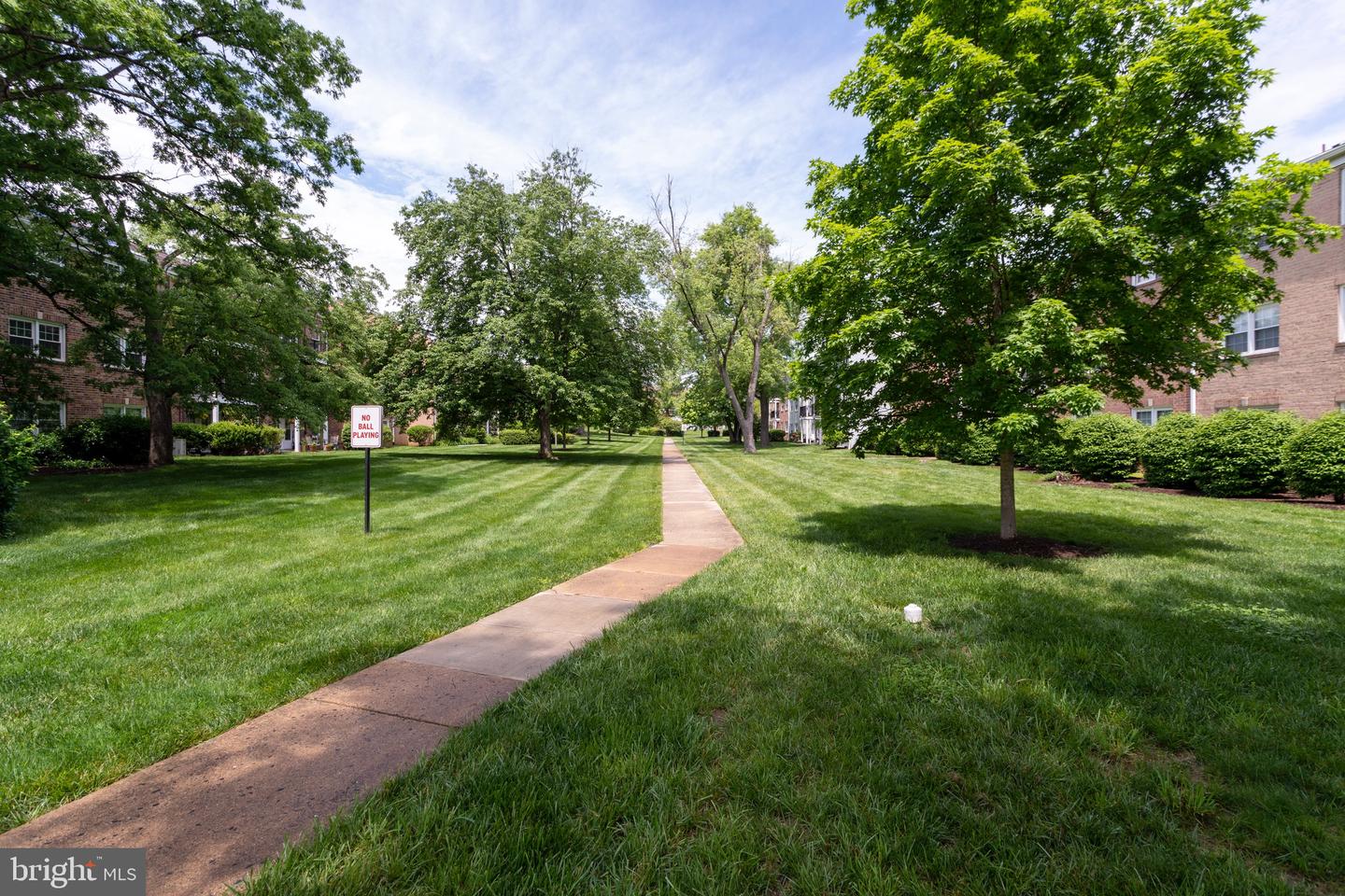 9453 FAIRFAX BOULEVARD Unit: 202