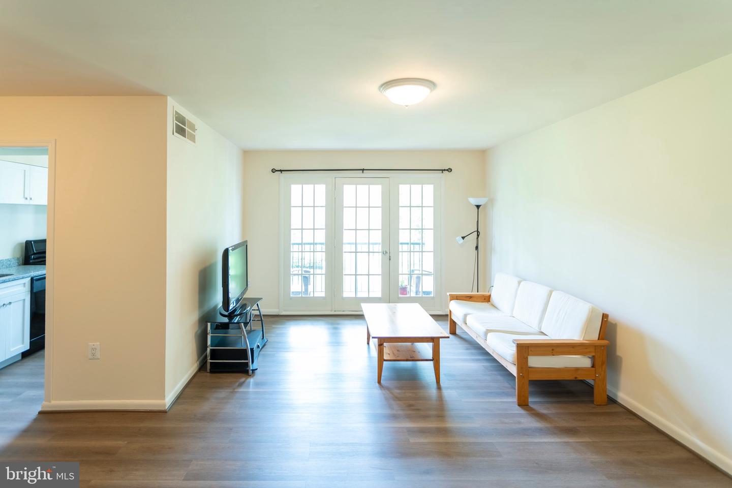 9453 FAIRFAX BOULEVARD Unit: 202
