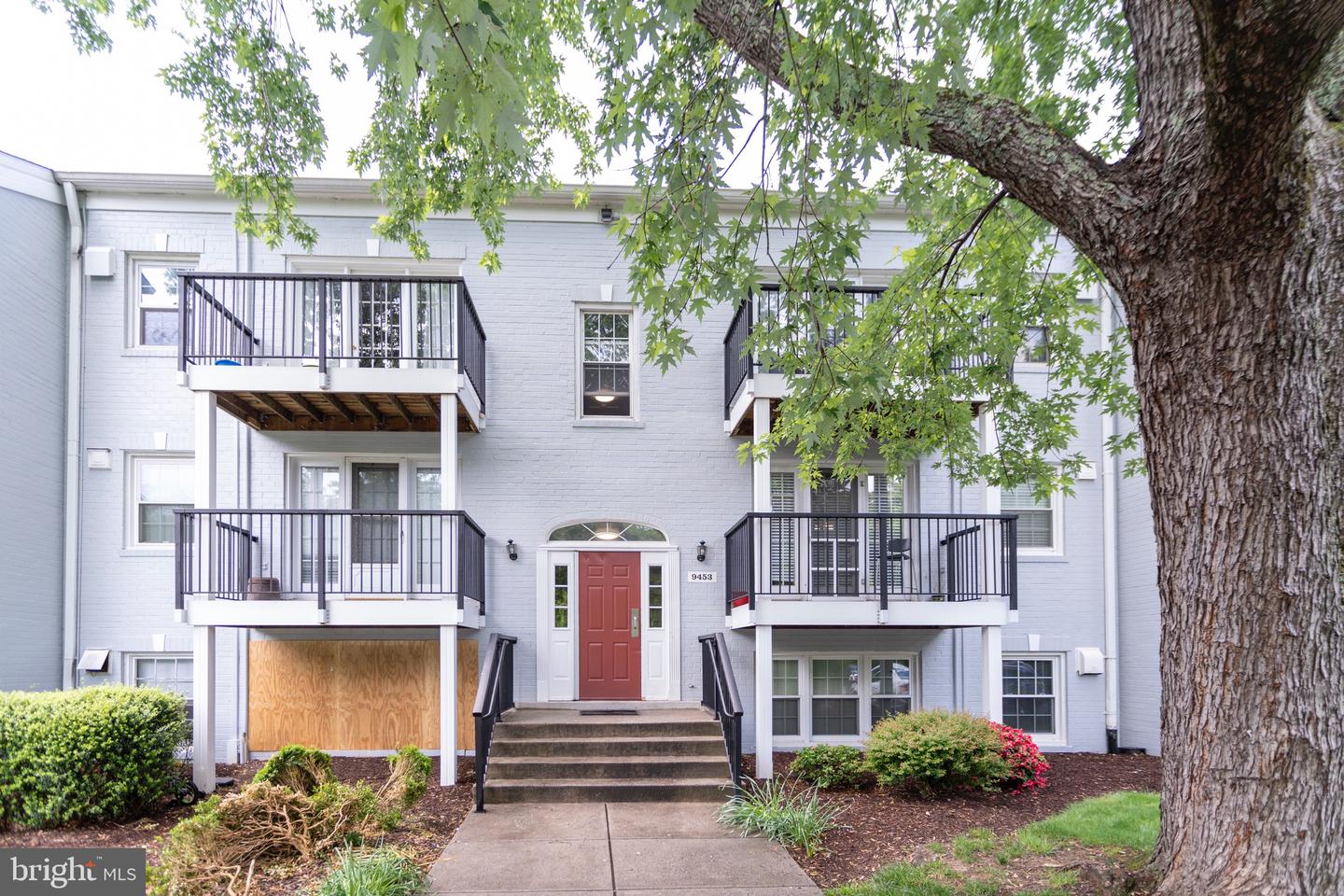 9453 FAIRFAX BOULEVARD Unit: 202