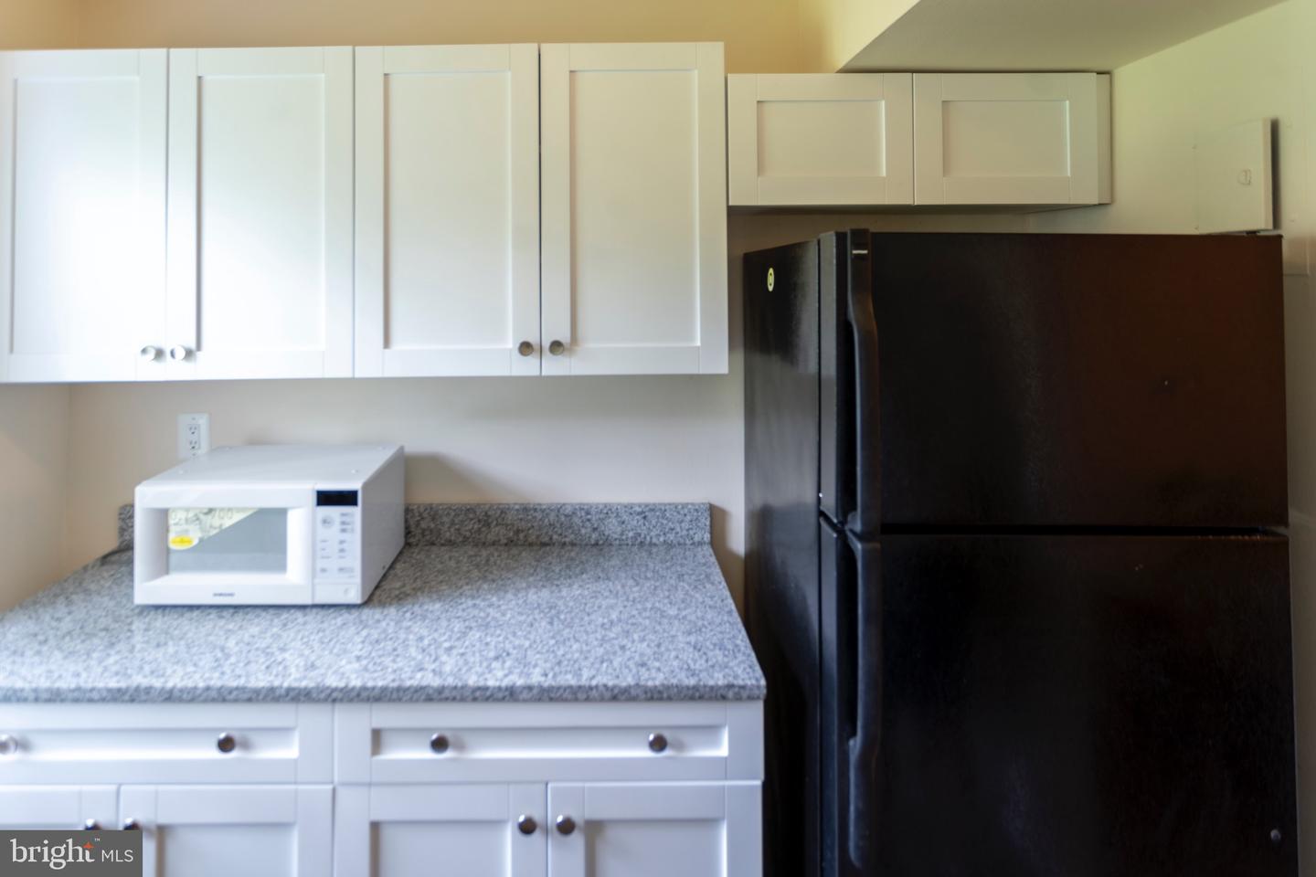 9453 FAIRFAX BOULEVARD Unit: 202