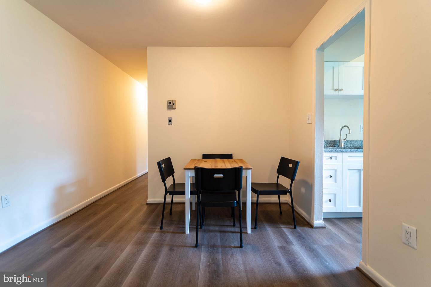 9453 FAIRFAX BOULEVARD Unit: 202