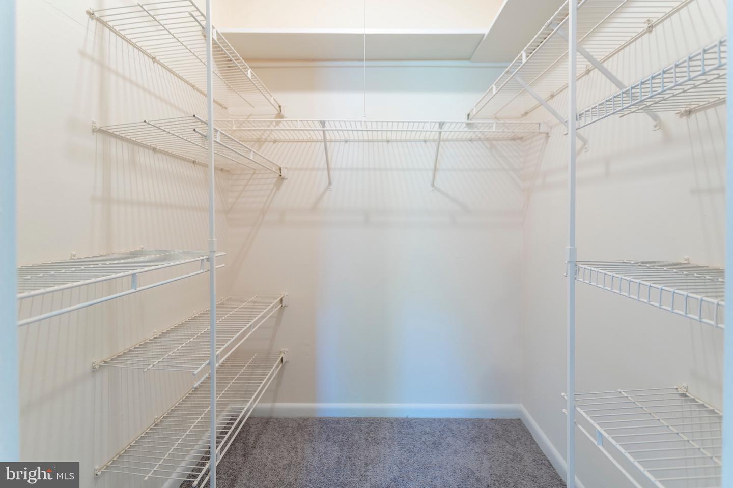 9453 FAIRFAX BOULEVARD Unit: 202