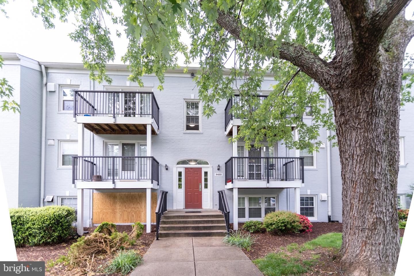 9453 FAIRFAX BOULEVARD Unit: 202