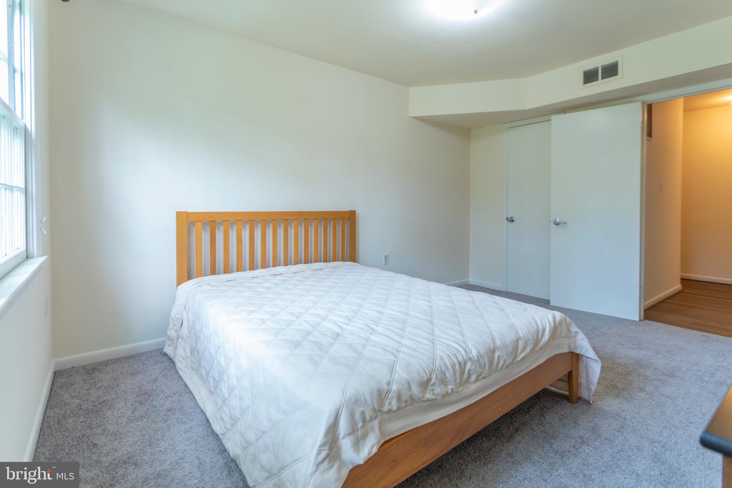 9453 FAIRFAX BOULEVARD Unit: 202