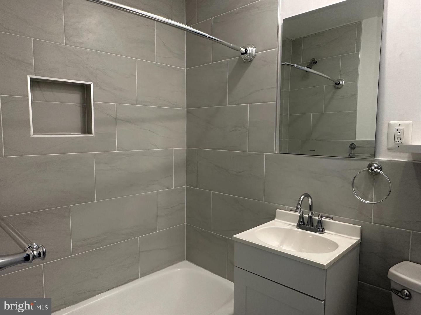 3945 LYNDHURST DRIVE Unit: 301