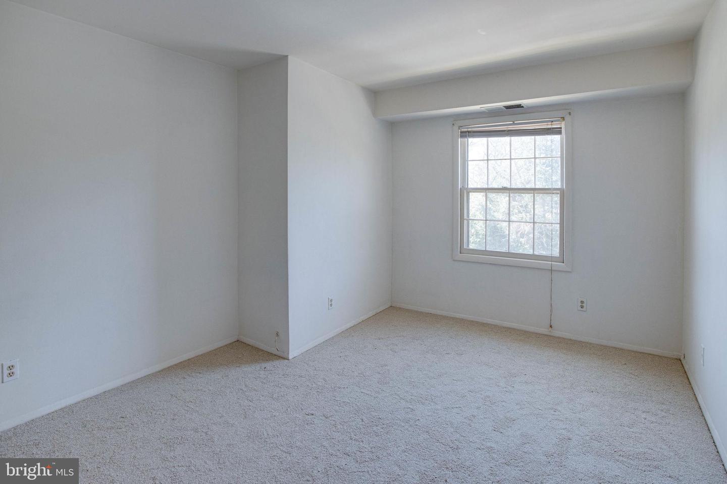 3945 LYNDHURST DRIVE Unit: 301