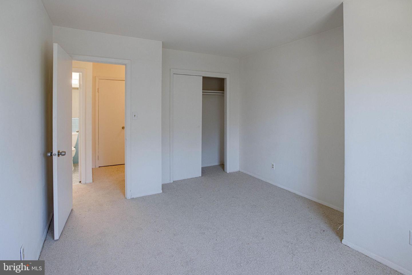 3945 LYNDHURST DRIVE Unit: 301