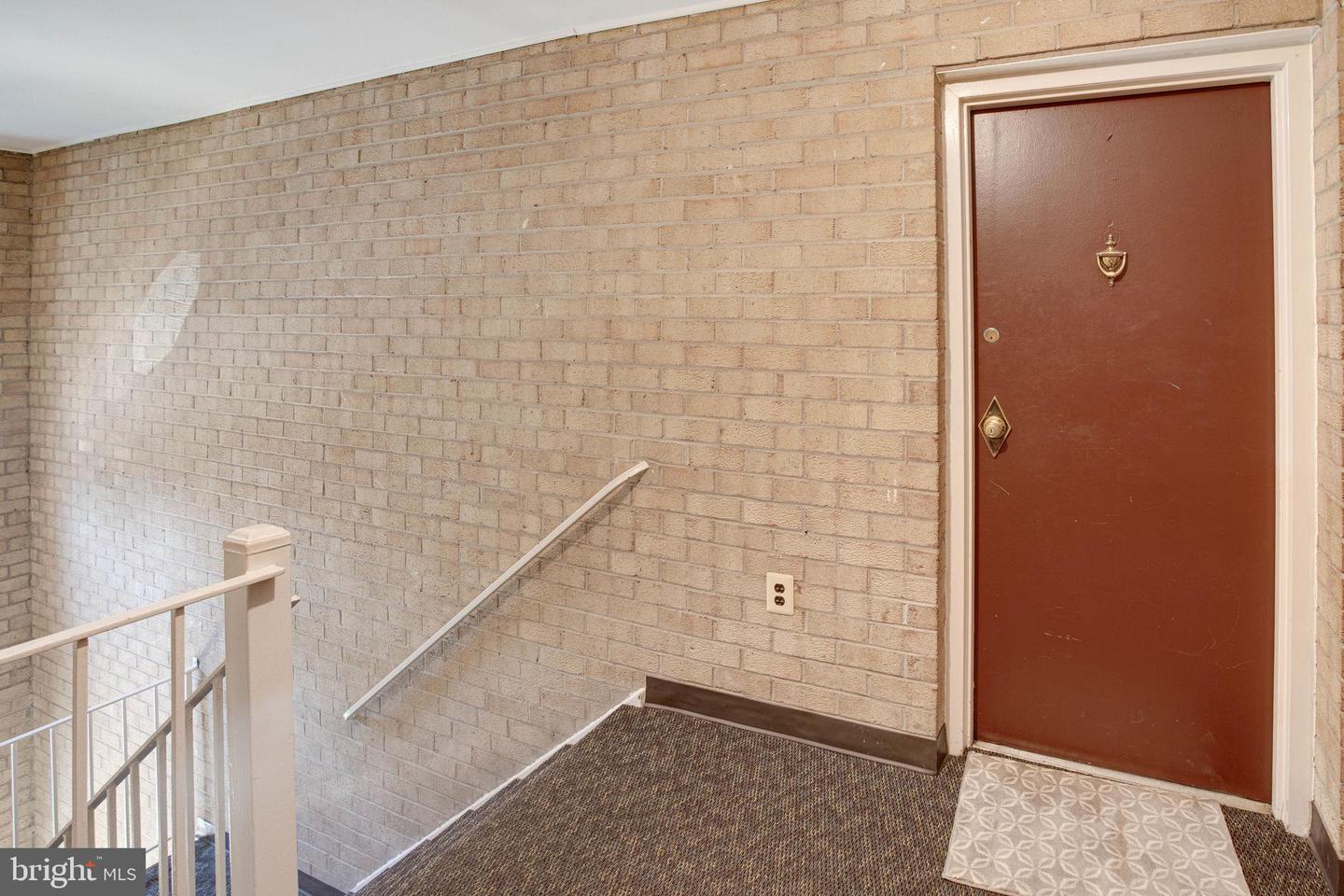 3945 LYNDHURST DRIVE Unit: 301