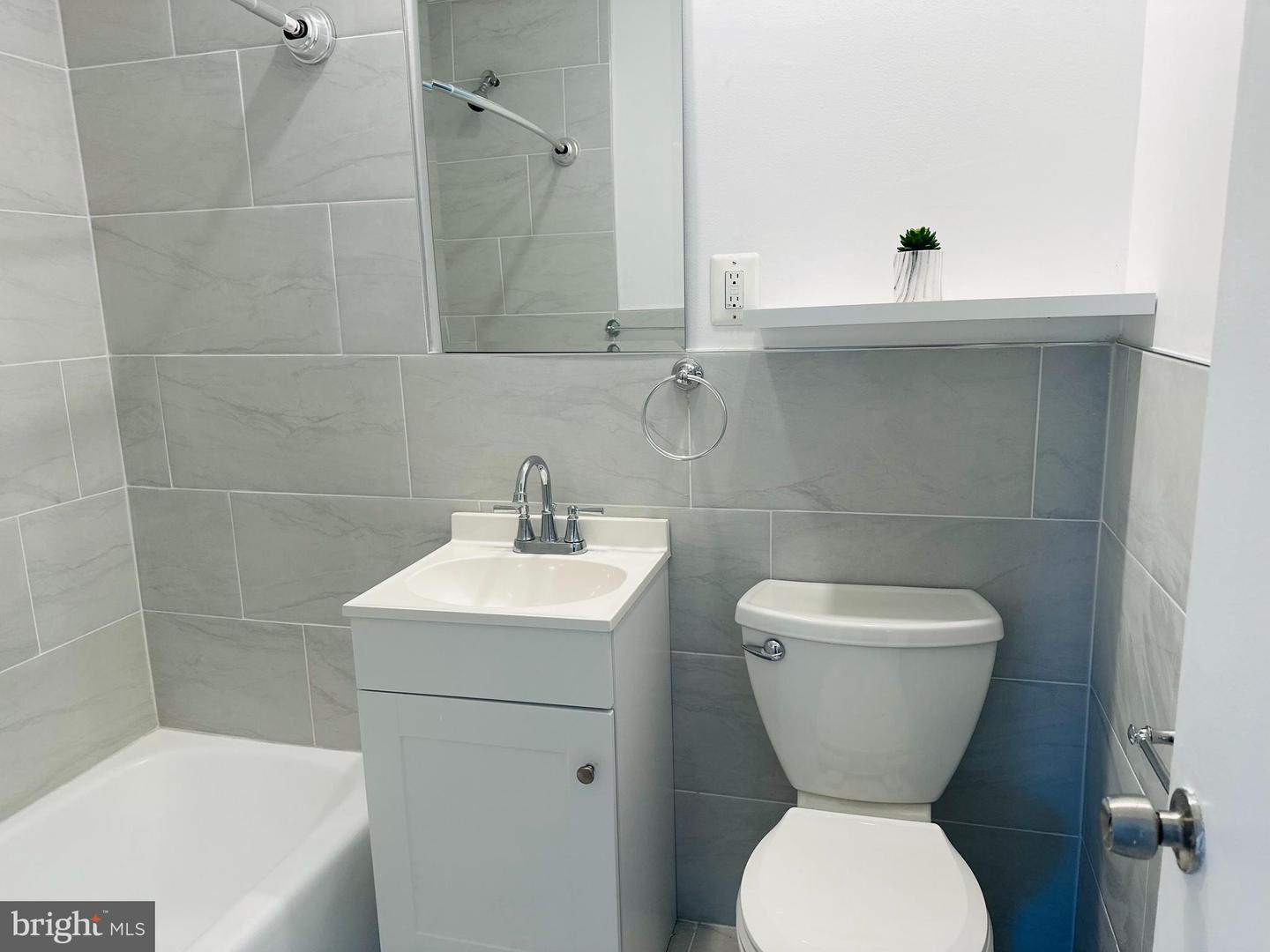 3945 LYNDHURST DRIVE Unit: 301