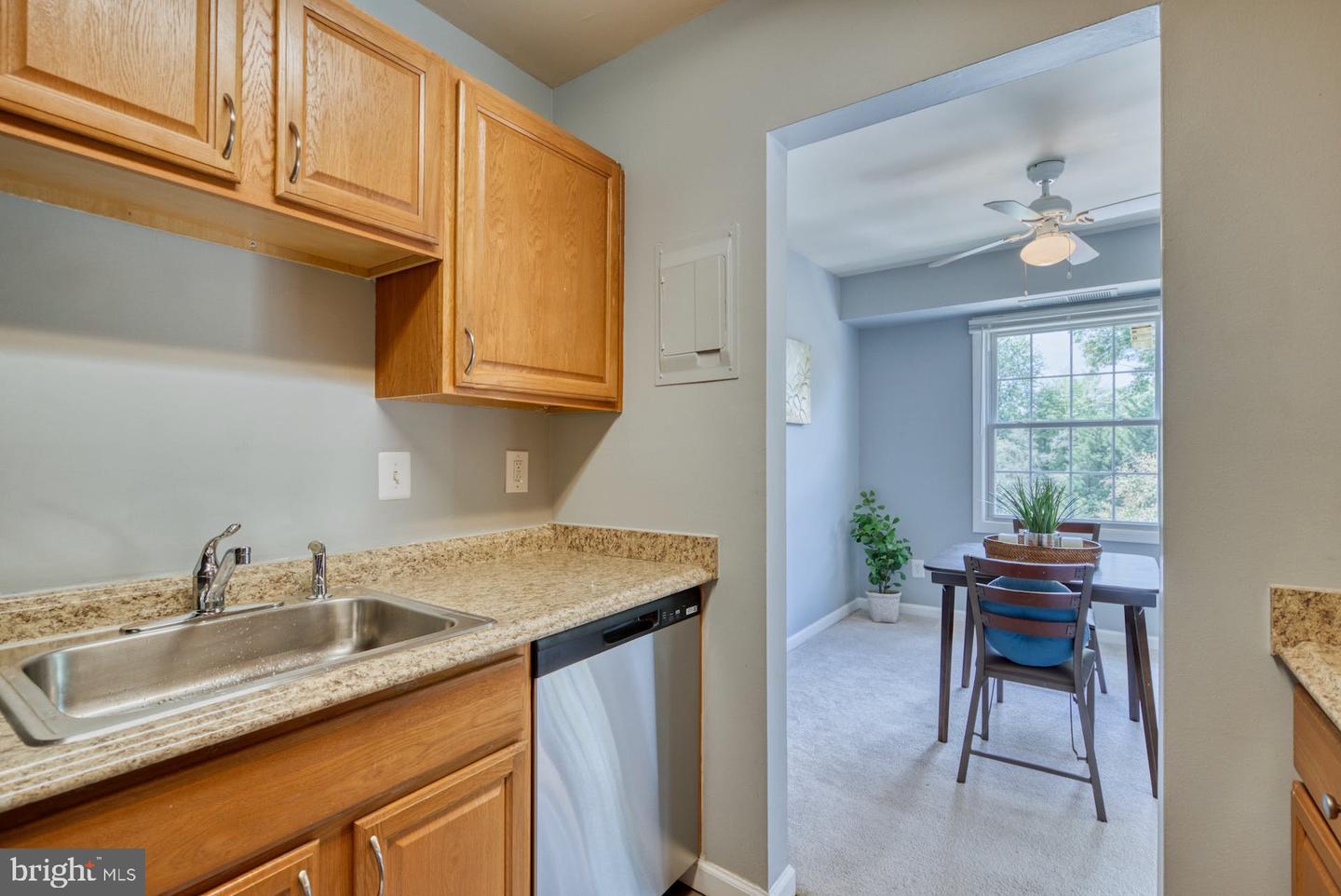 3961 LYNDHURST DRIVE Unit: 301
