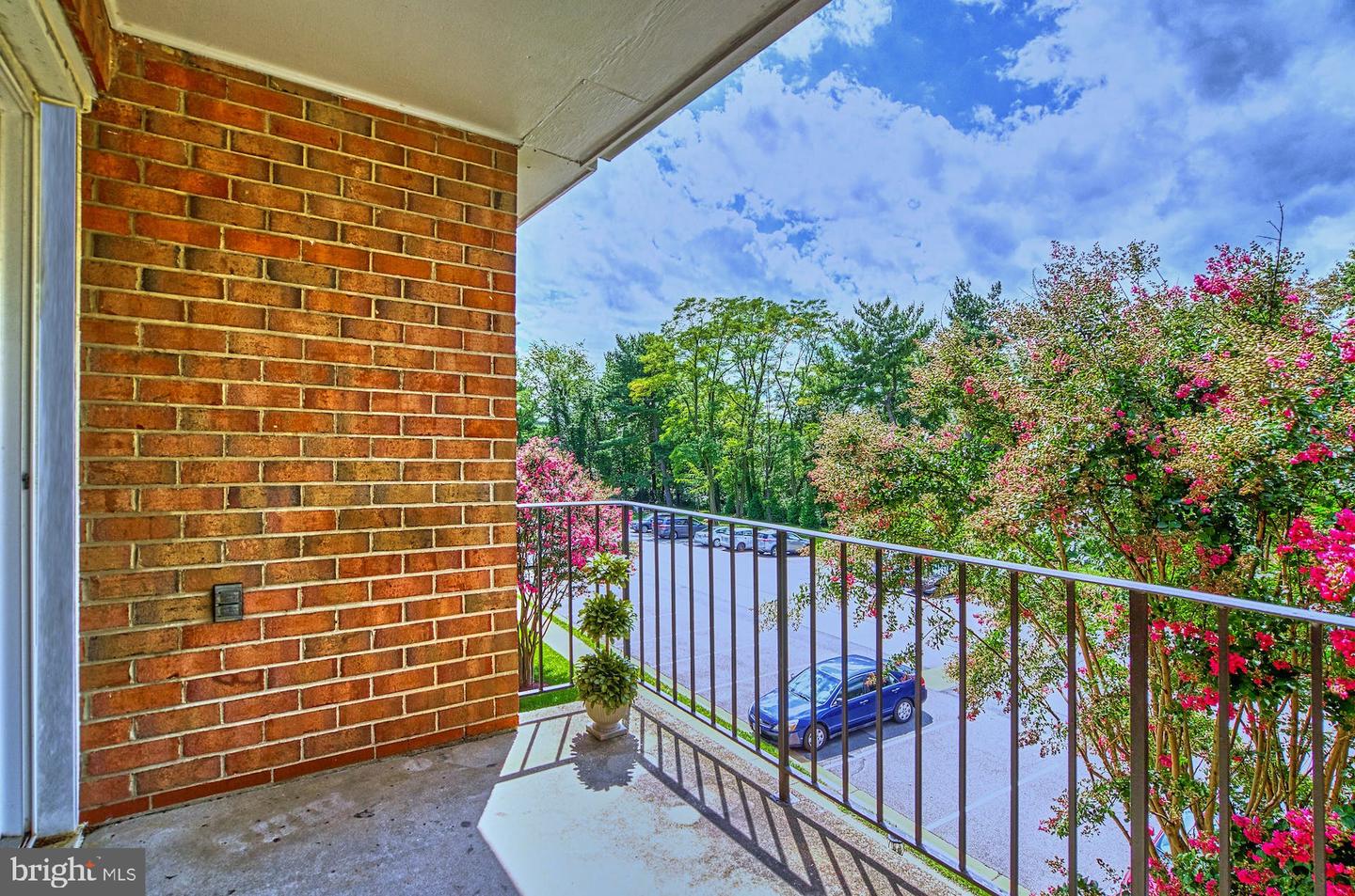 3961 LYNDHURST DRIVE Unit: 301