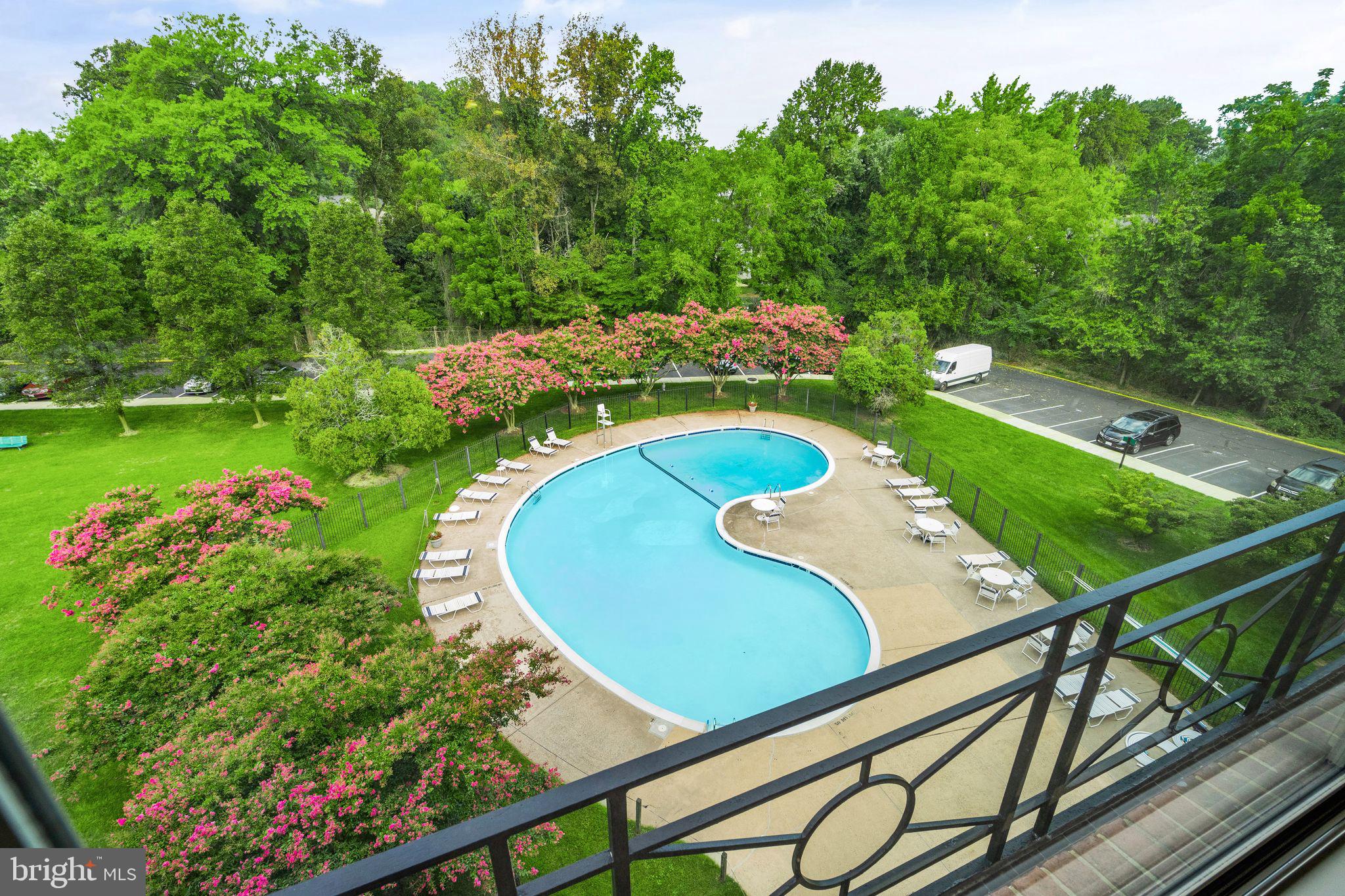 10570 MAIN STREET Unit: 519
