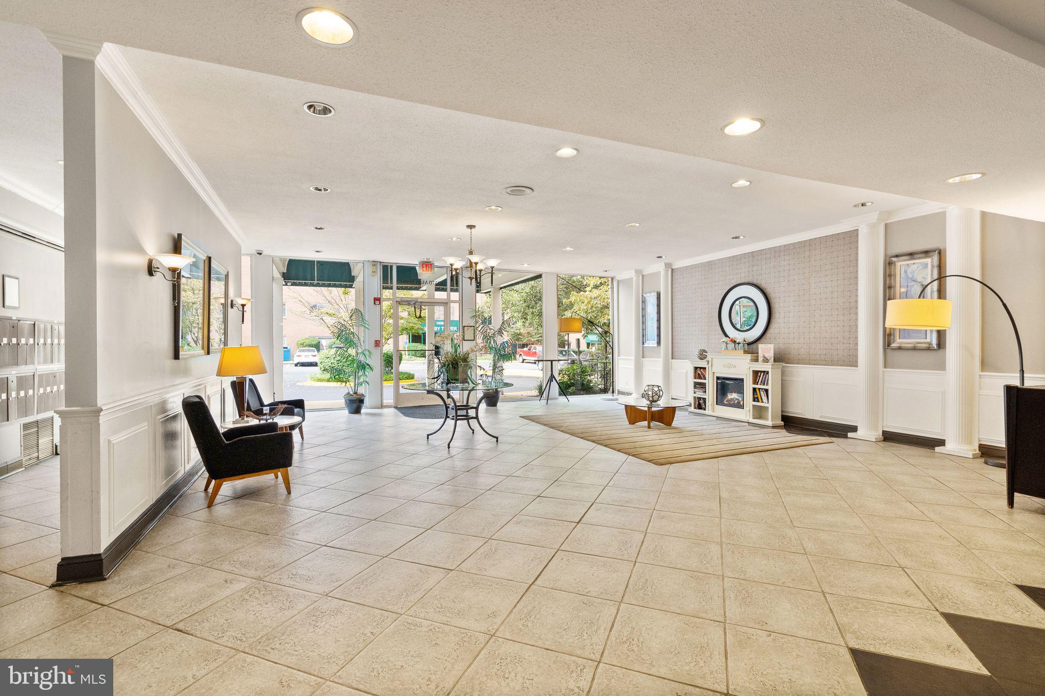 10570 MAIN STREET Unit: 519