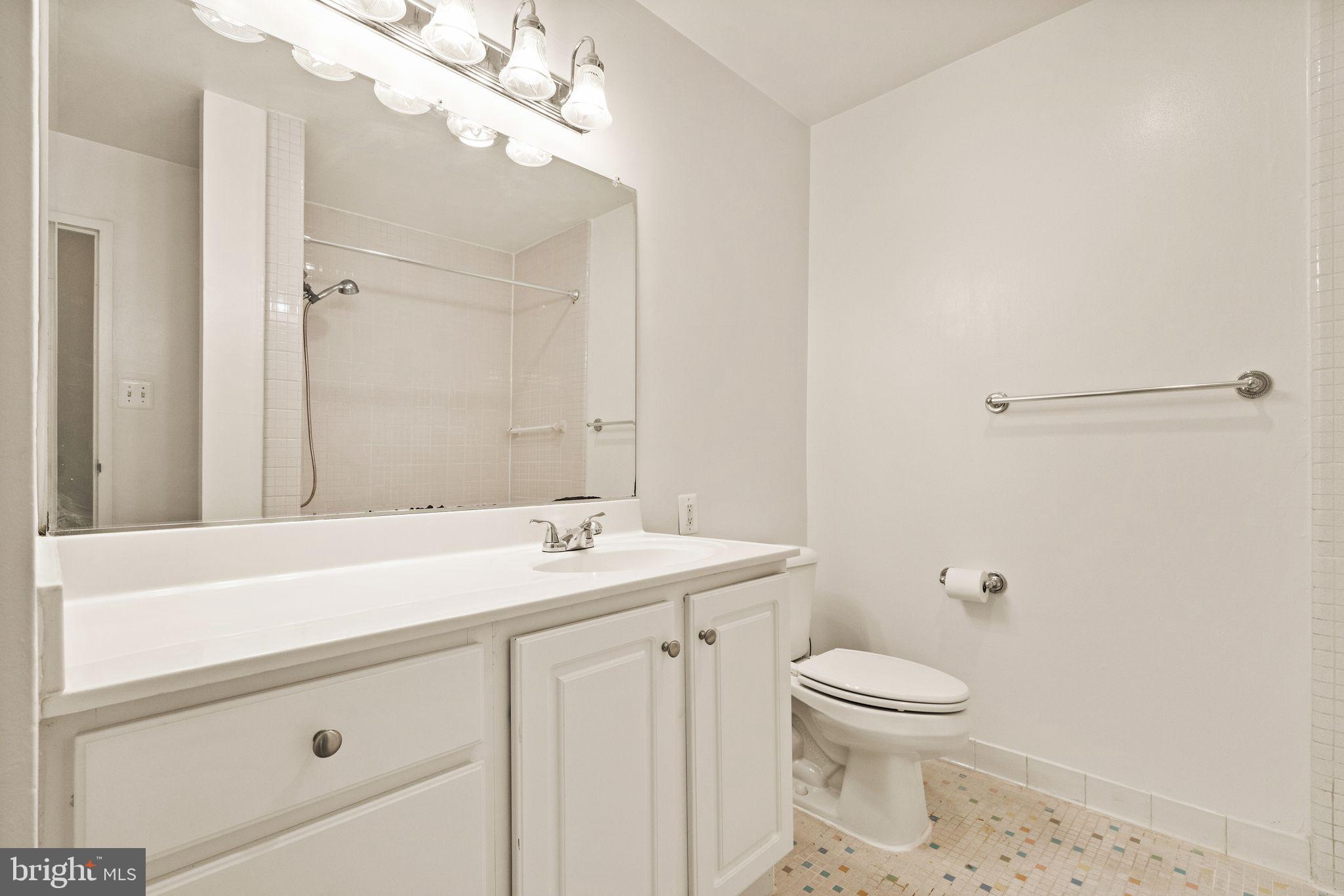 10570 MAIN STREET Unit: 519