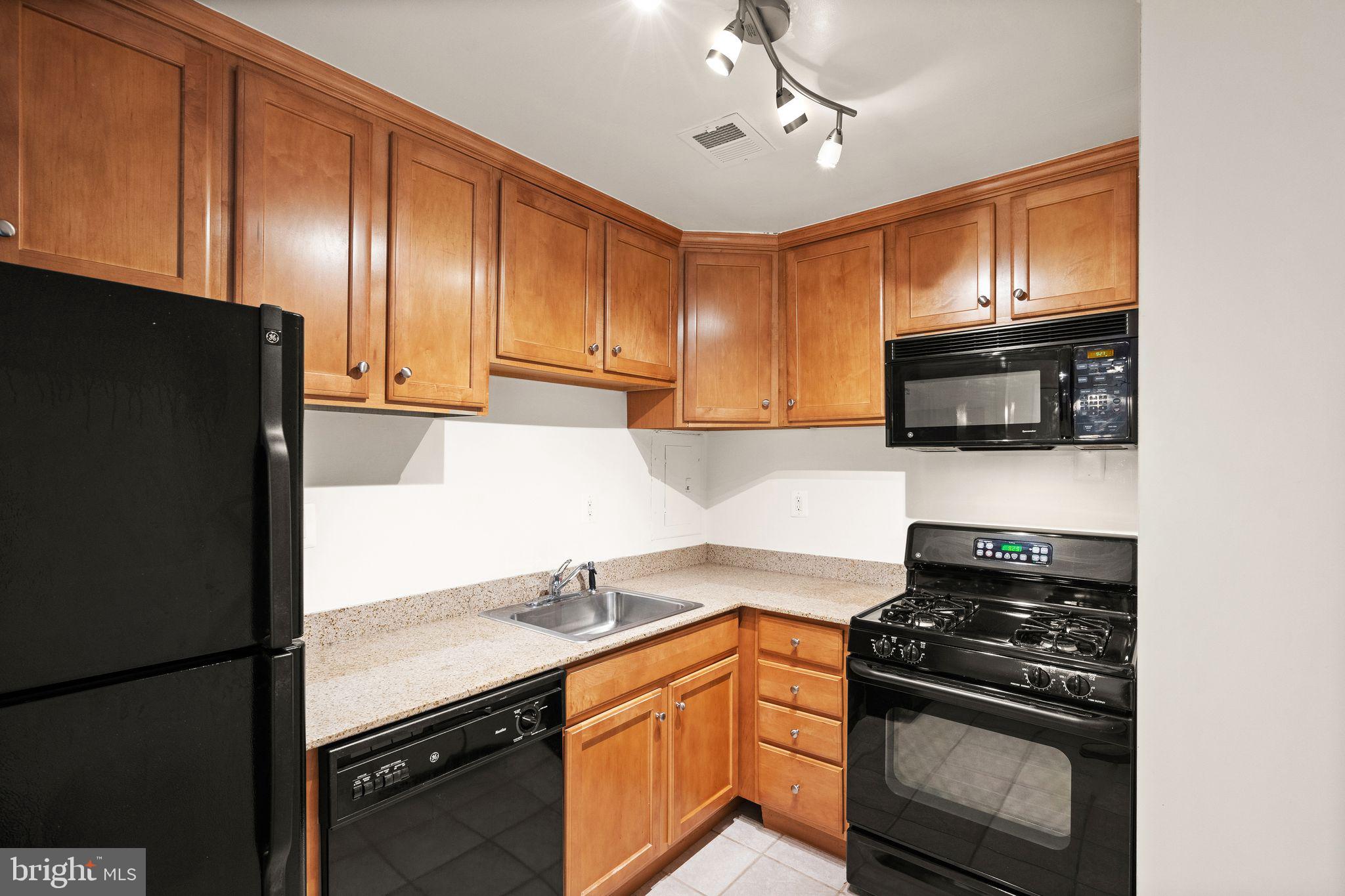 10570 MAIN STREET Unit: 519