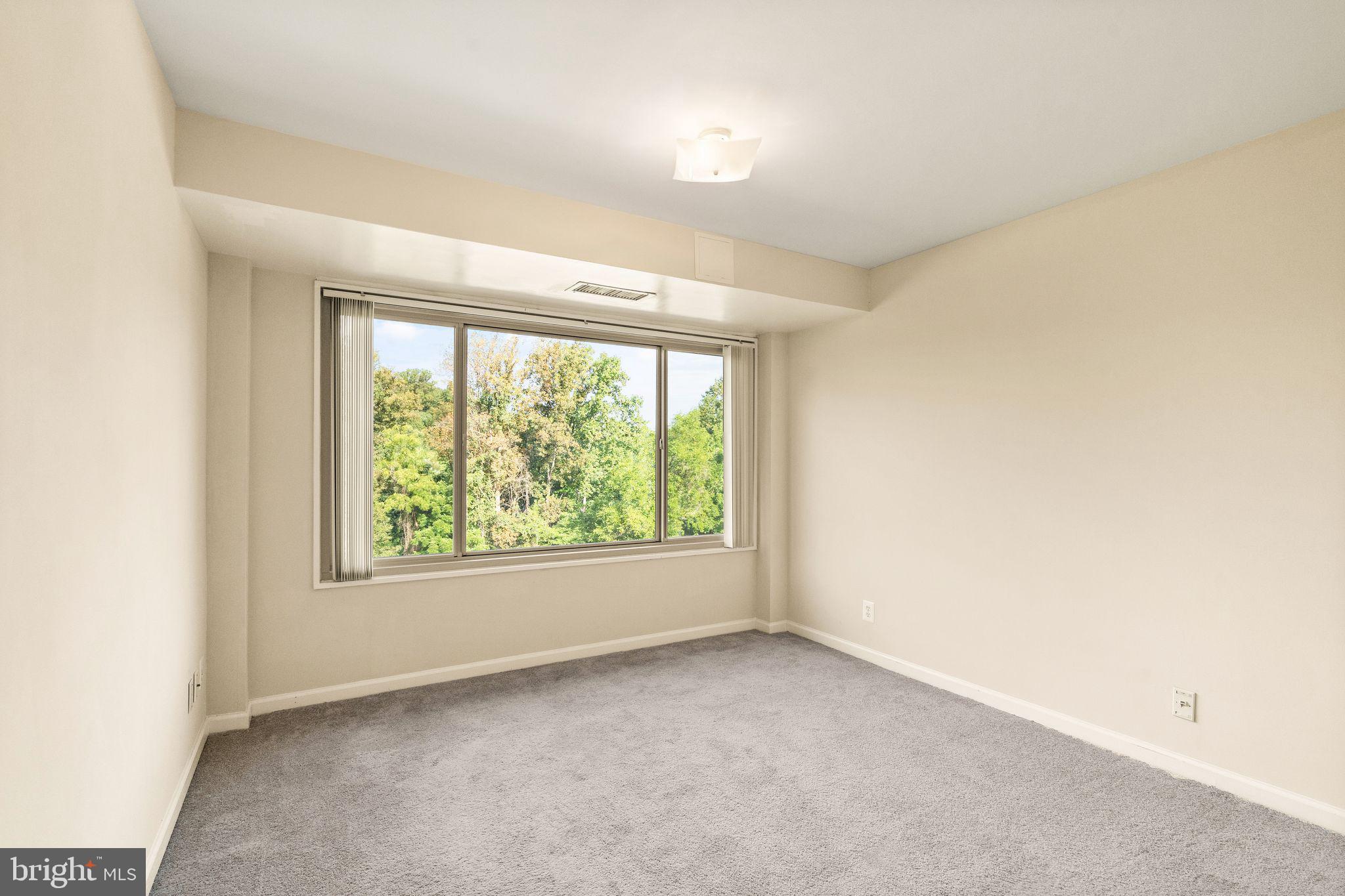 10570 MAIN STREET Unit: 519