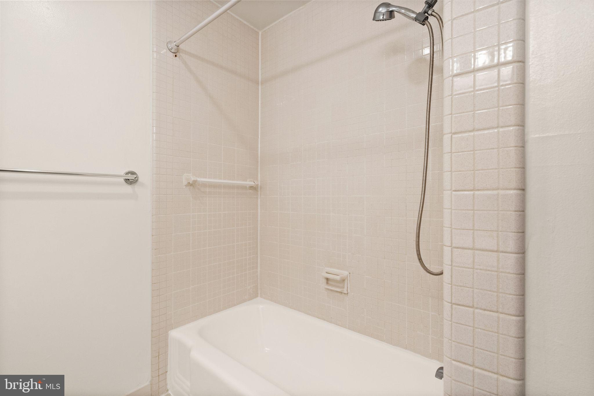 10570 MAIN STREET Unit: 519