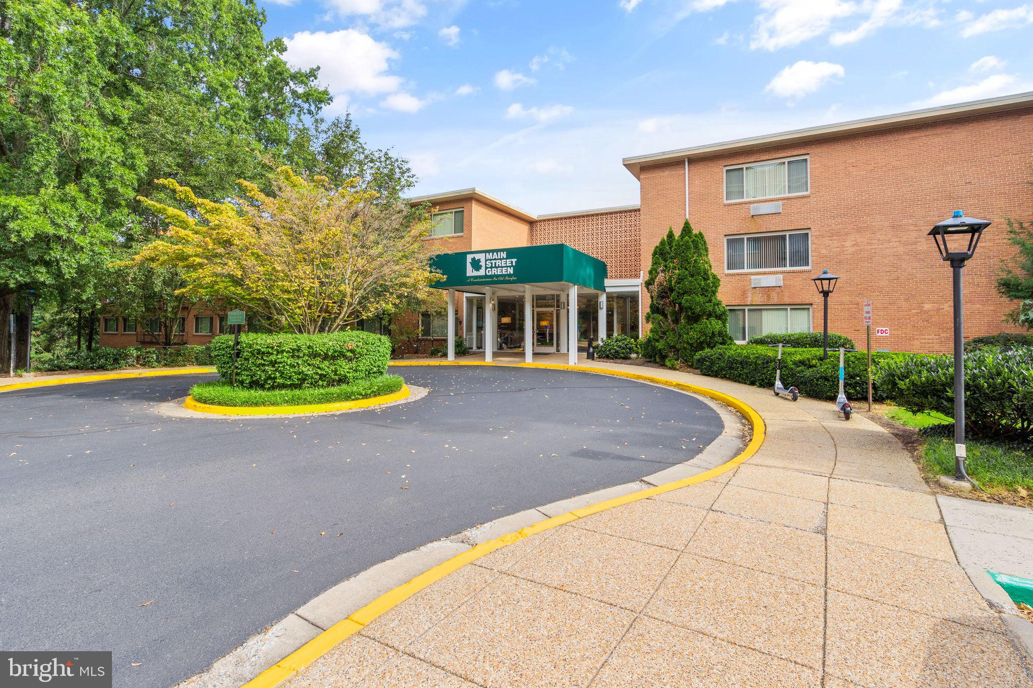 10570 MAIN STREET Unit: 519
