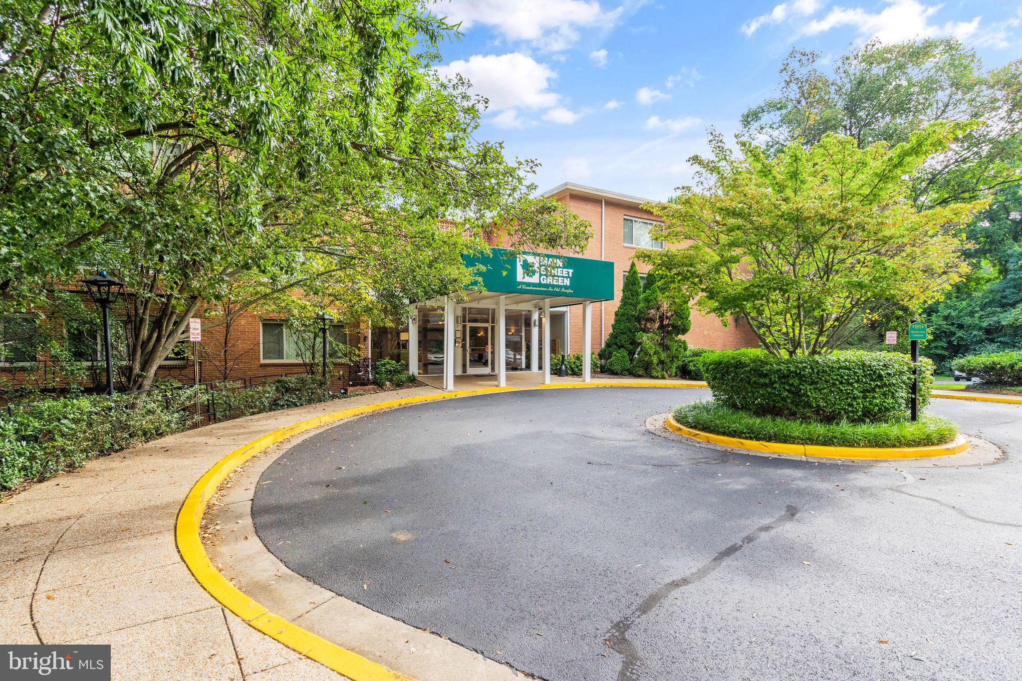 10570 MAIN STREET Unit: 519