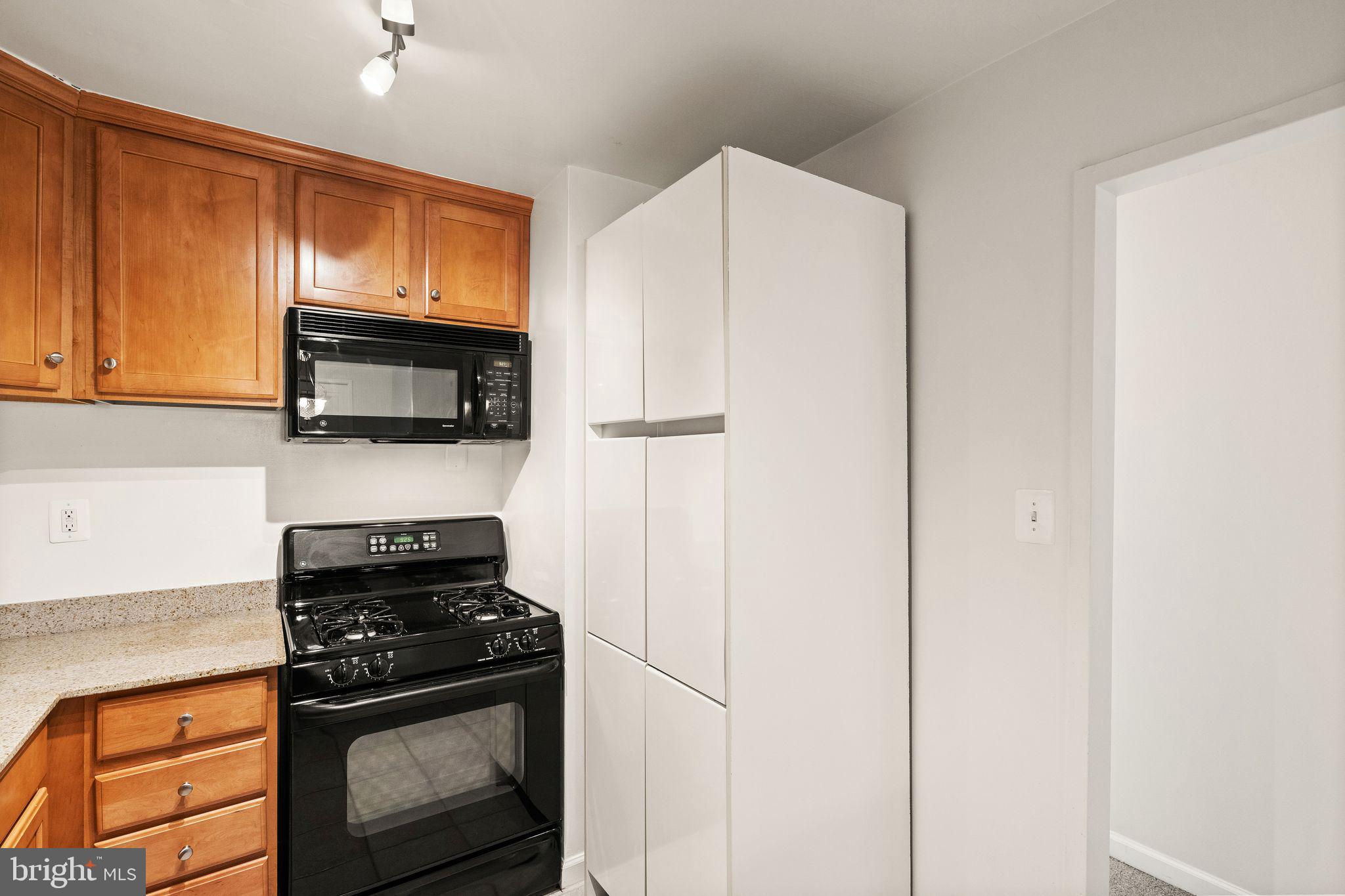 10570 MAIN STREET Unit: 519
