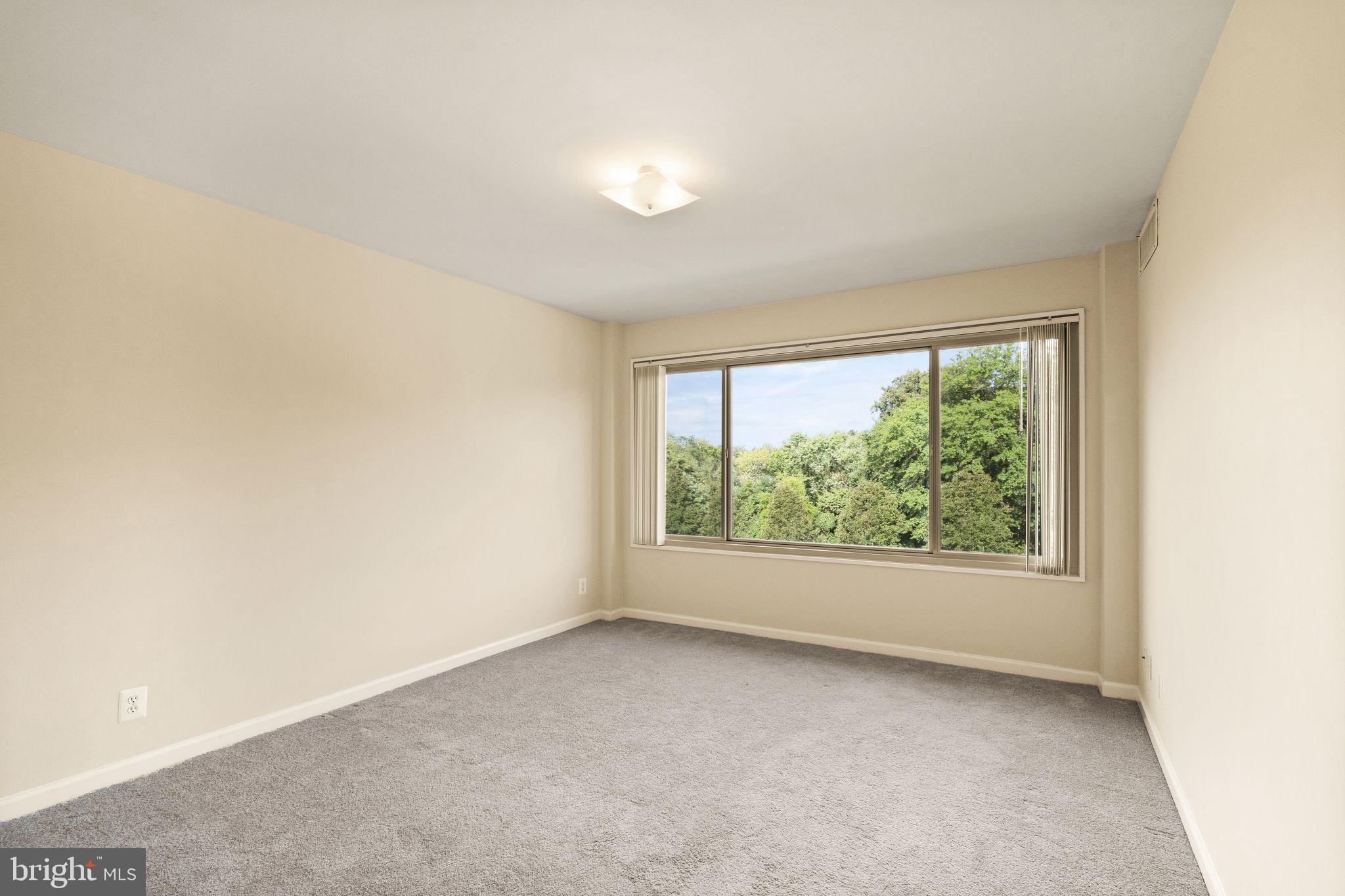 10570 MAIN STREET Unit: 519