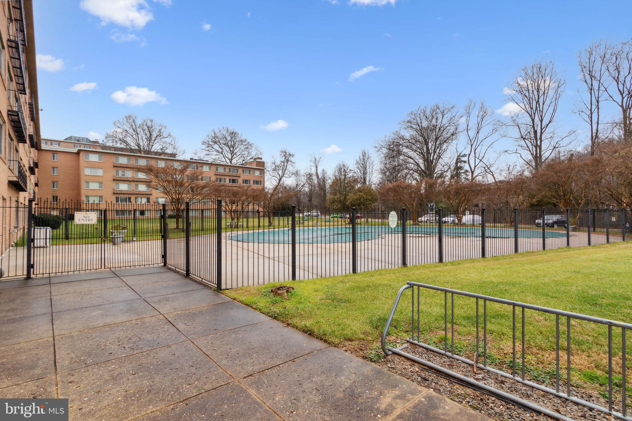 10570 Main STREET Unit: 401