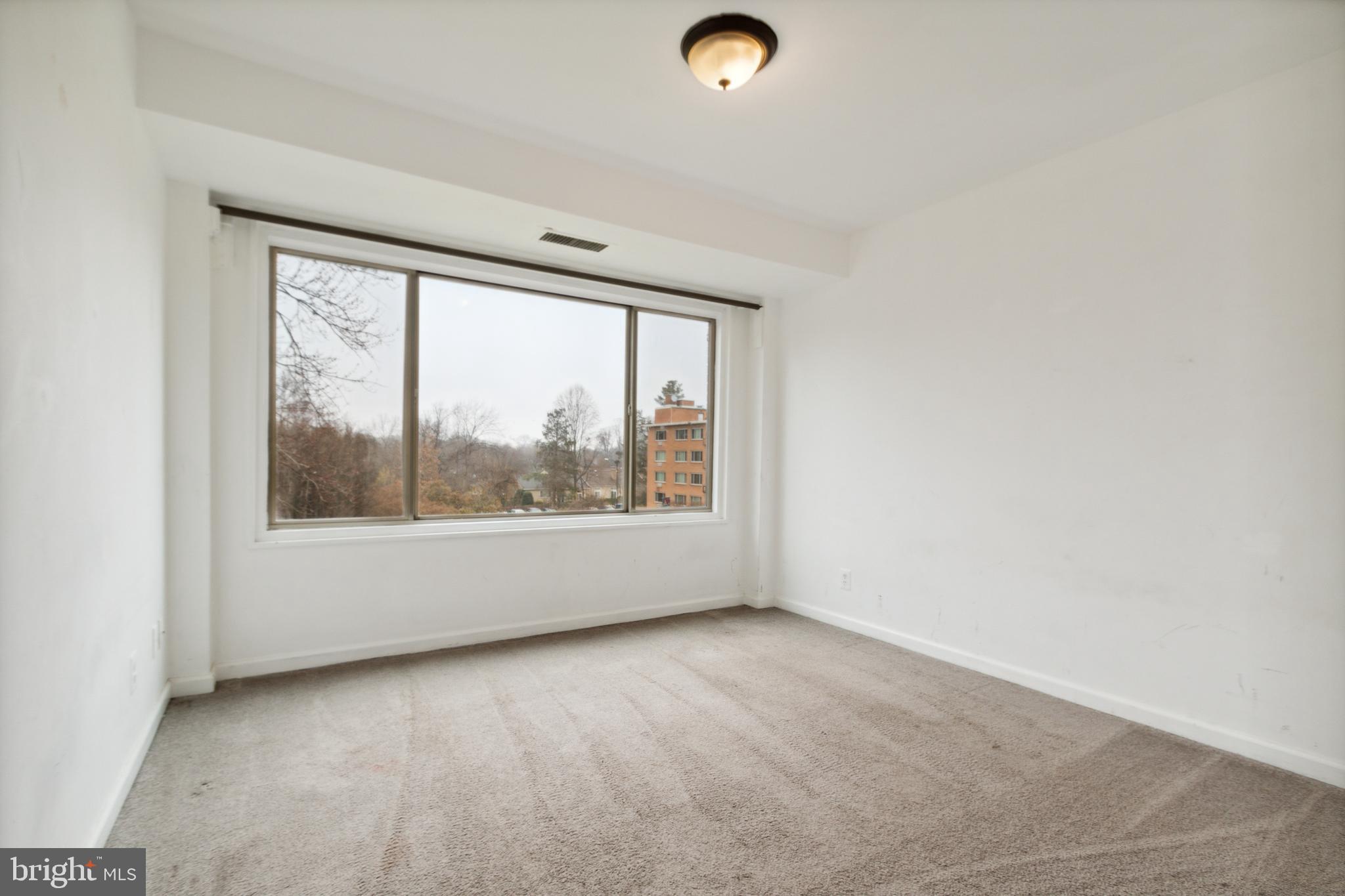 10570 Main STREET Unit: 401