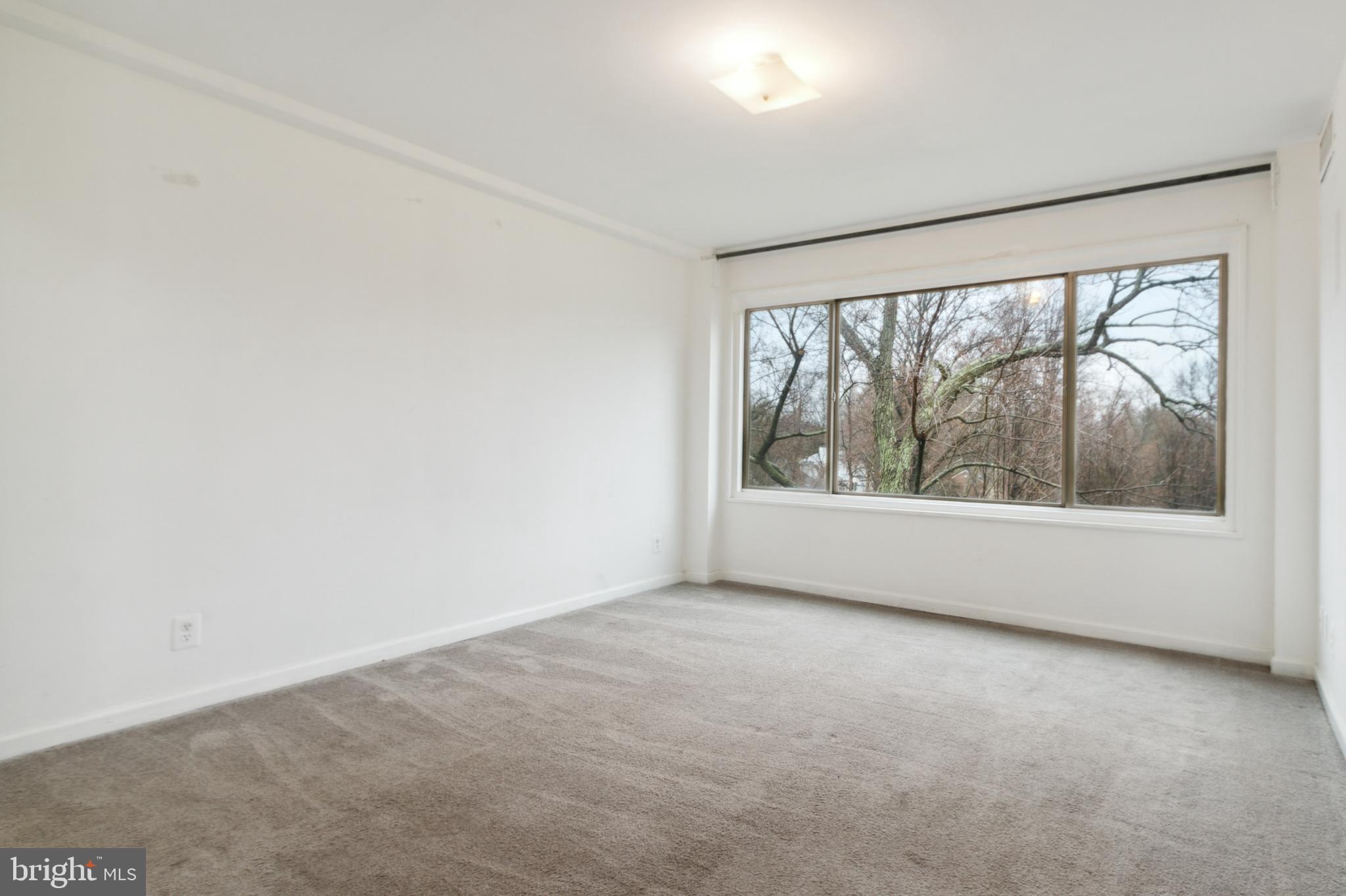 10570 Main STREET Unit: 401