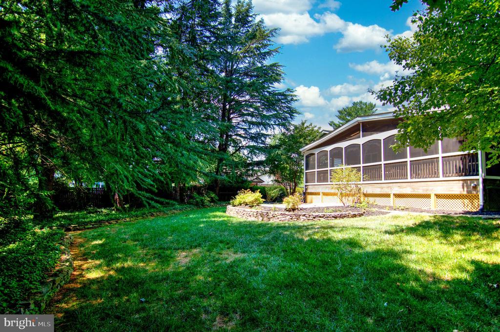 9913 Colony Rd
