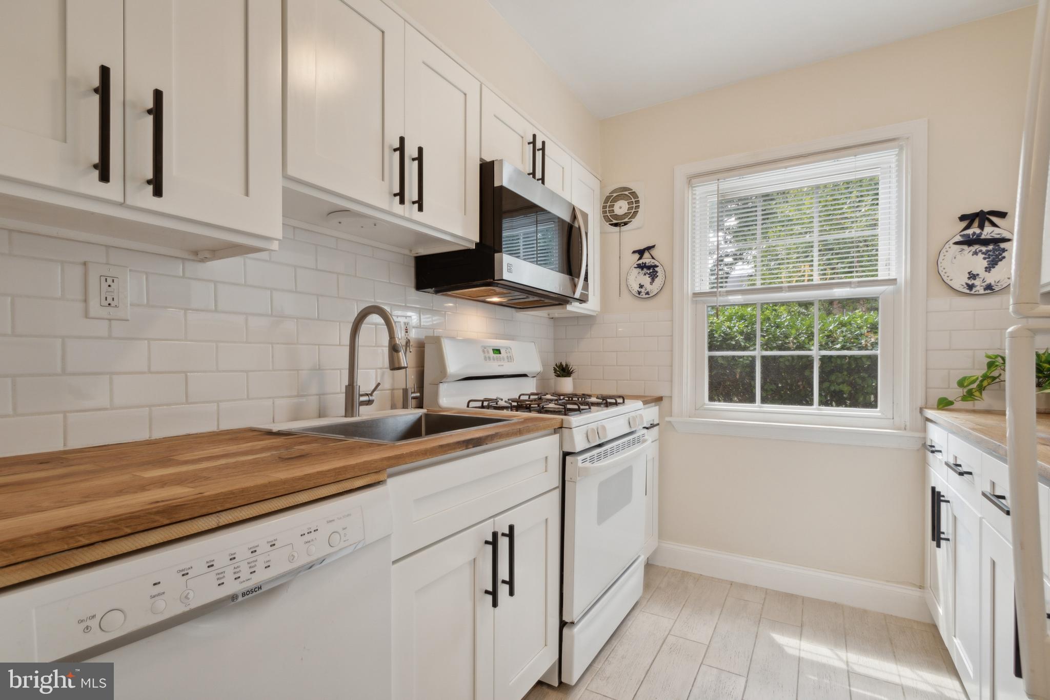 9479 Fairfax Blvd #102