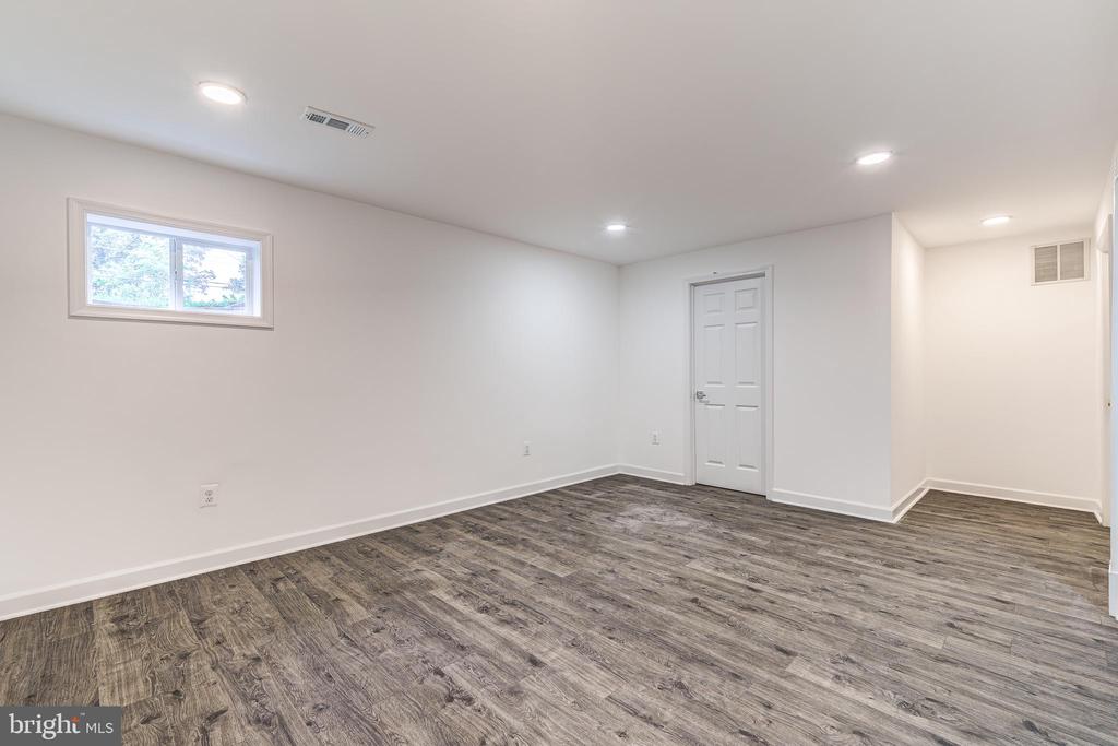 10714 Oak Pl