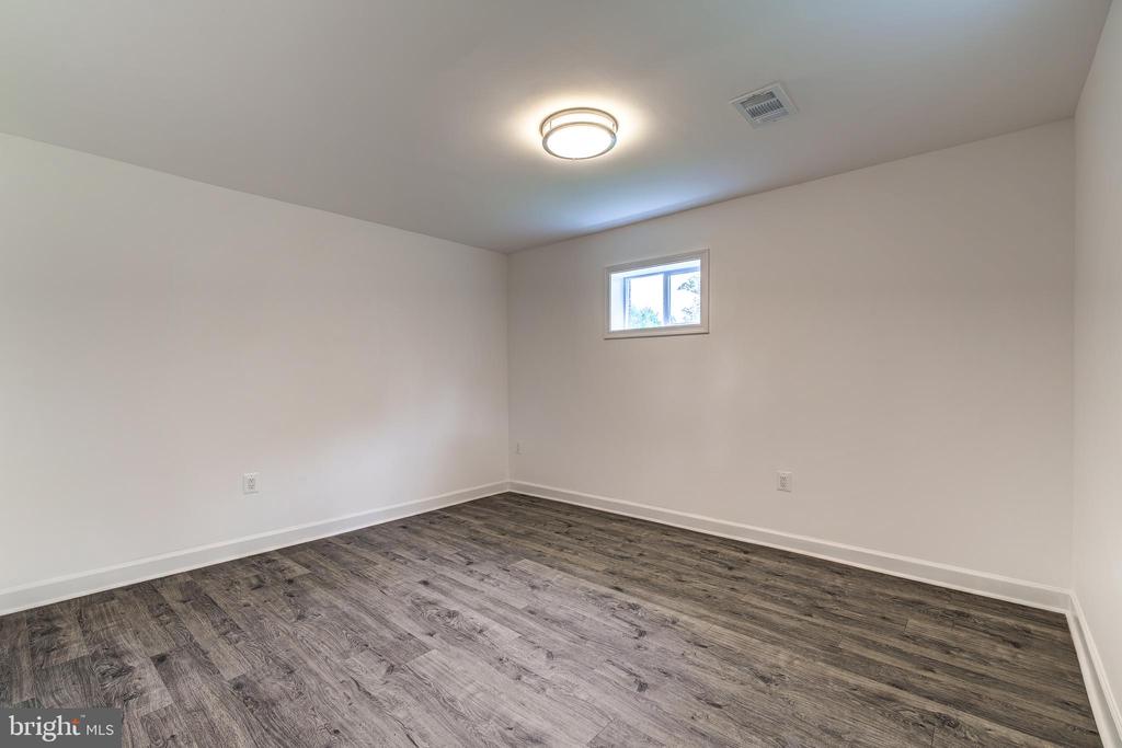 10714 Oak Pl