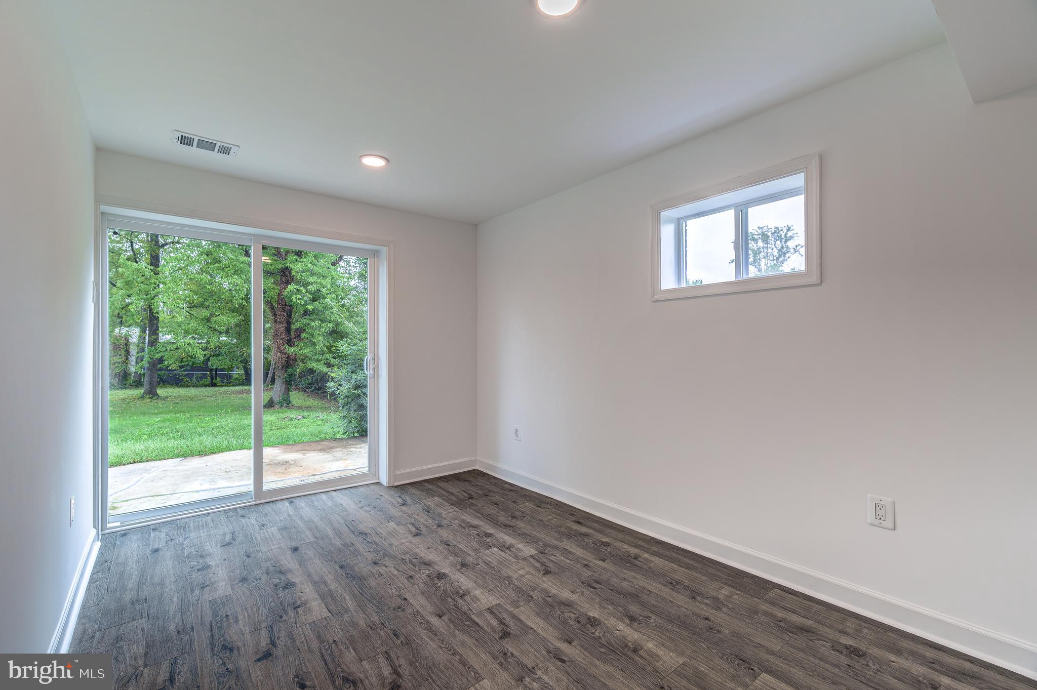 10714 Oak Pl