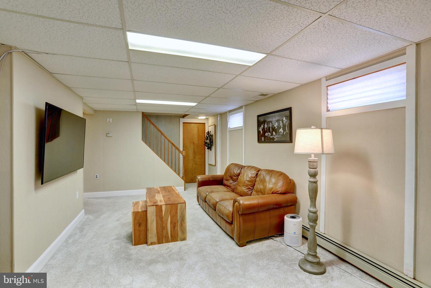 3811 Ren Rd