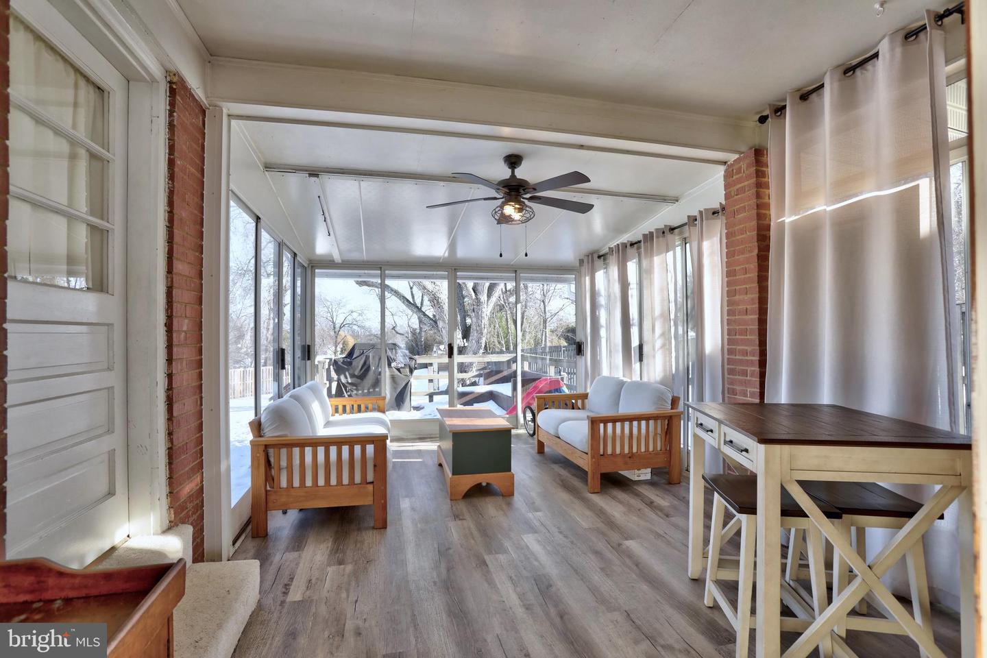 3811 Ren Rd