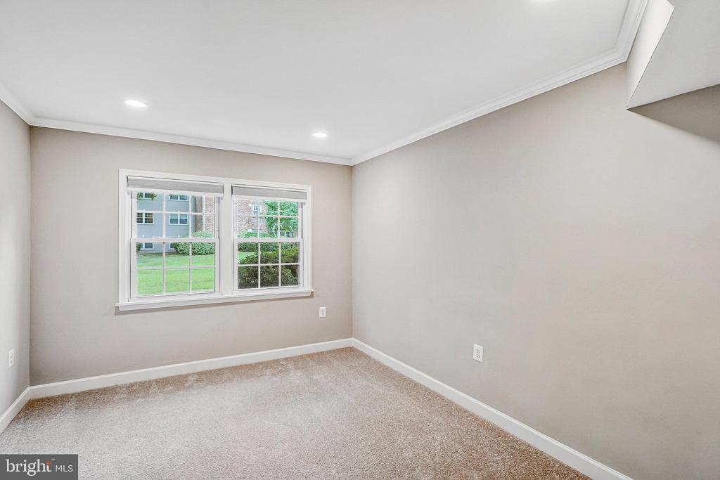 9475 Fairfax Blvd #102